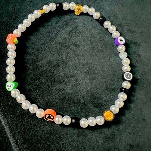 Halloween Y2k beaded pearl necklace. 15”